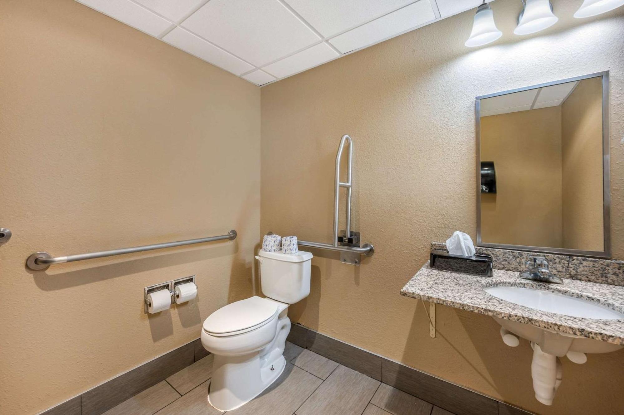 Comfort Inn & Suites East Hartford - Hartford Extérieur photo